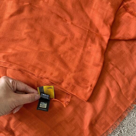 F1053 Fendi large orange monogram scarf in modal cashmere - Picture 4 of 6